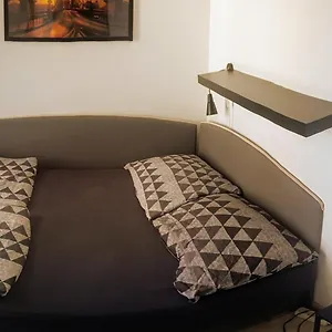 Sparrowl Apartment
