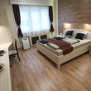 D.five Premium Studio In The Center Apartment