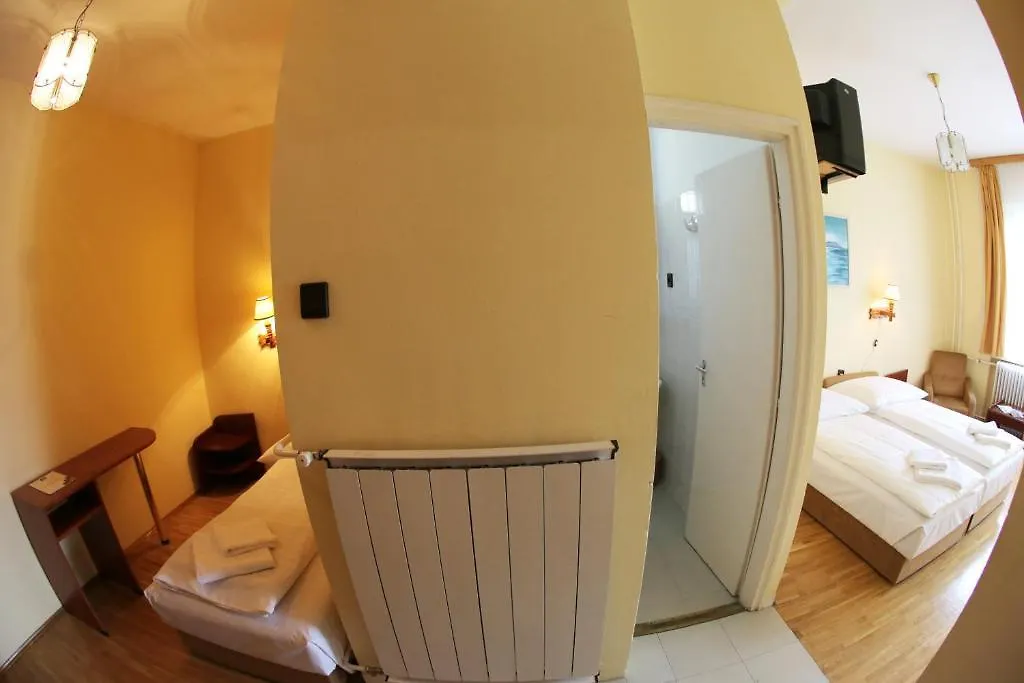 Hotel Bara Junior Budapest